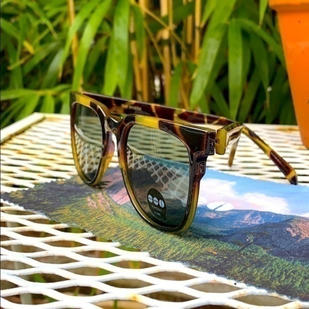 KOMONO Riviera Green Tortoise Sunglasses NEW - Picture 16 of 16
